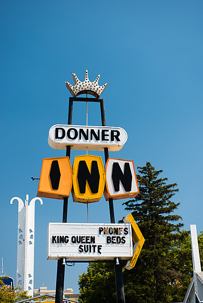 Donner Inn Sign