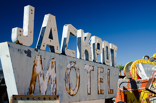 Jackpot Motel Sign