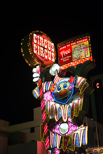 Circus Circus Sign