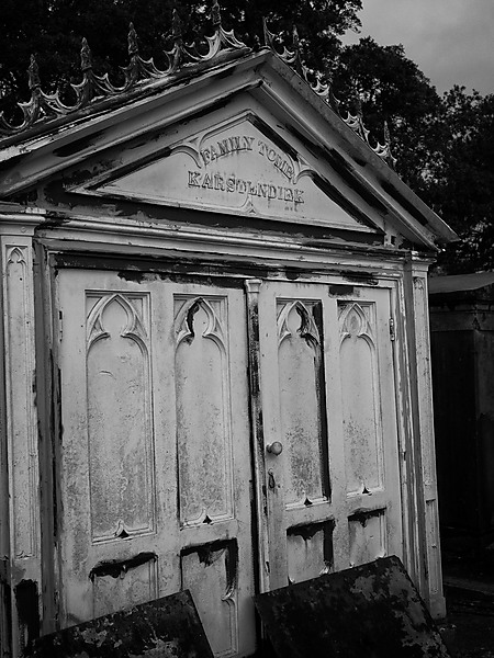 Karstendiek Family Tomb