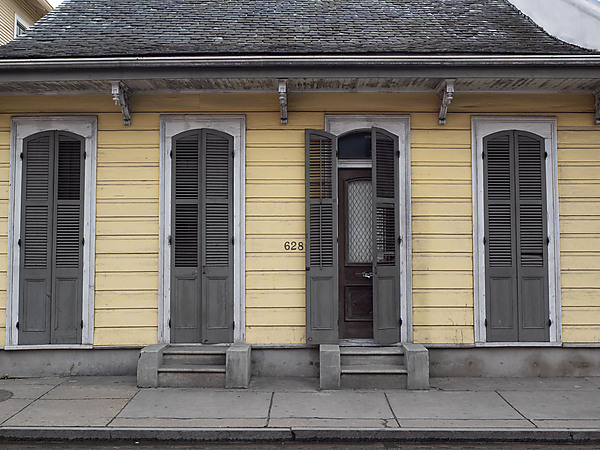 Building in French Quarter