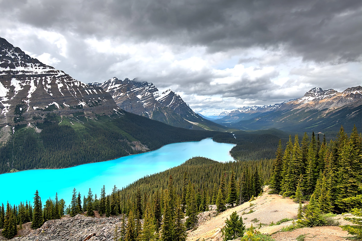 Alpine lake with turquoise blue waters