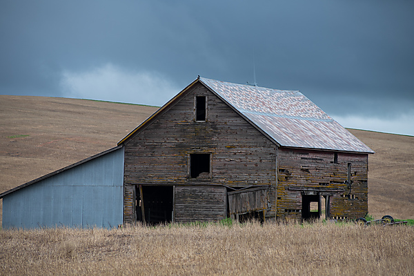 Abandoned Barn along US 195