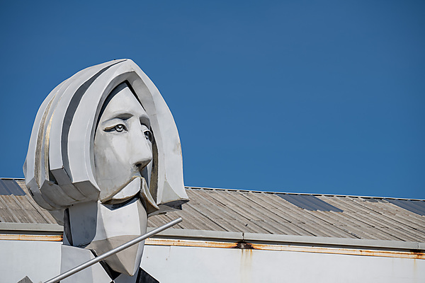 Statue
