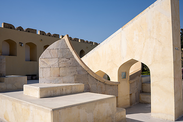 Astronomical Instruments