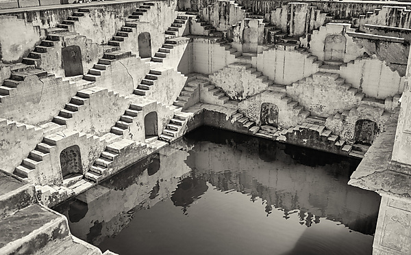 Panna Meena ka Kund
