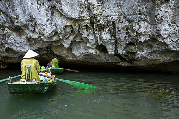 Tam Coc River Cave