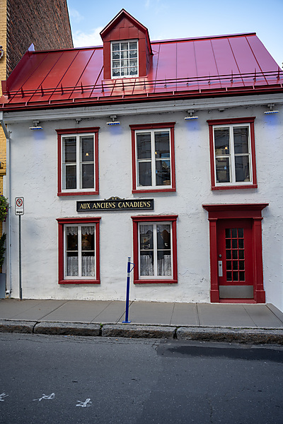 Building in Old Québec City
