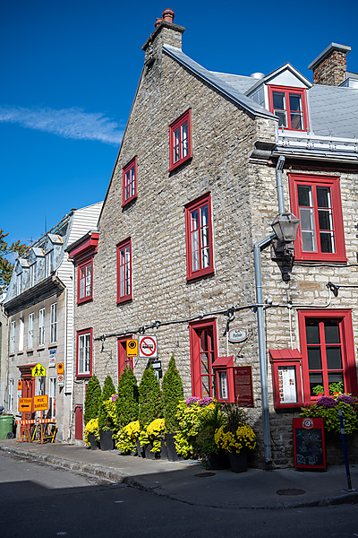 Building in Old Québec City