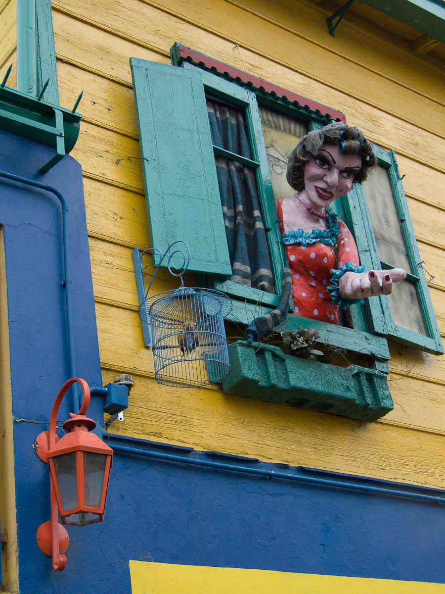 Statue in Window, La Boca