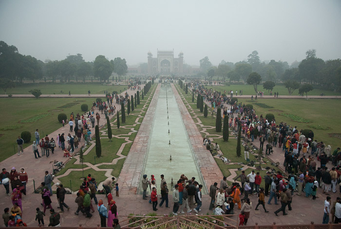 view from the Taj Mahal back towards the great gate