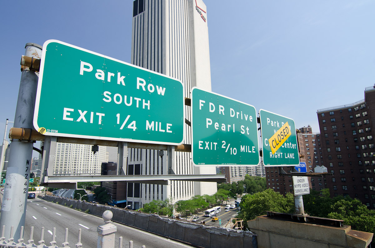 Freeway signs, Brooklyn Bridge