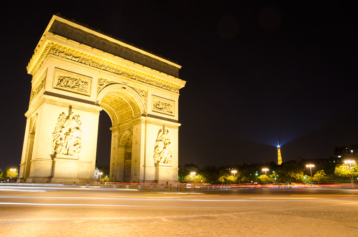 Arc De Triomphe at night
