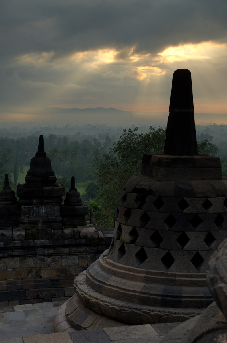 Light through the clouds, Borobudur