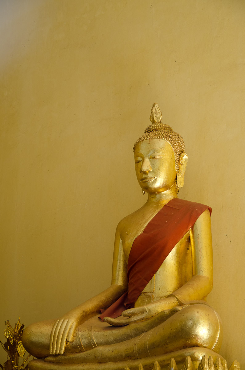 Sitting Gold Buddha